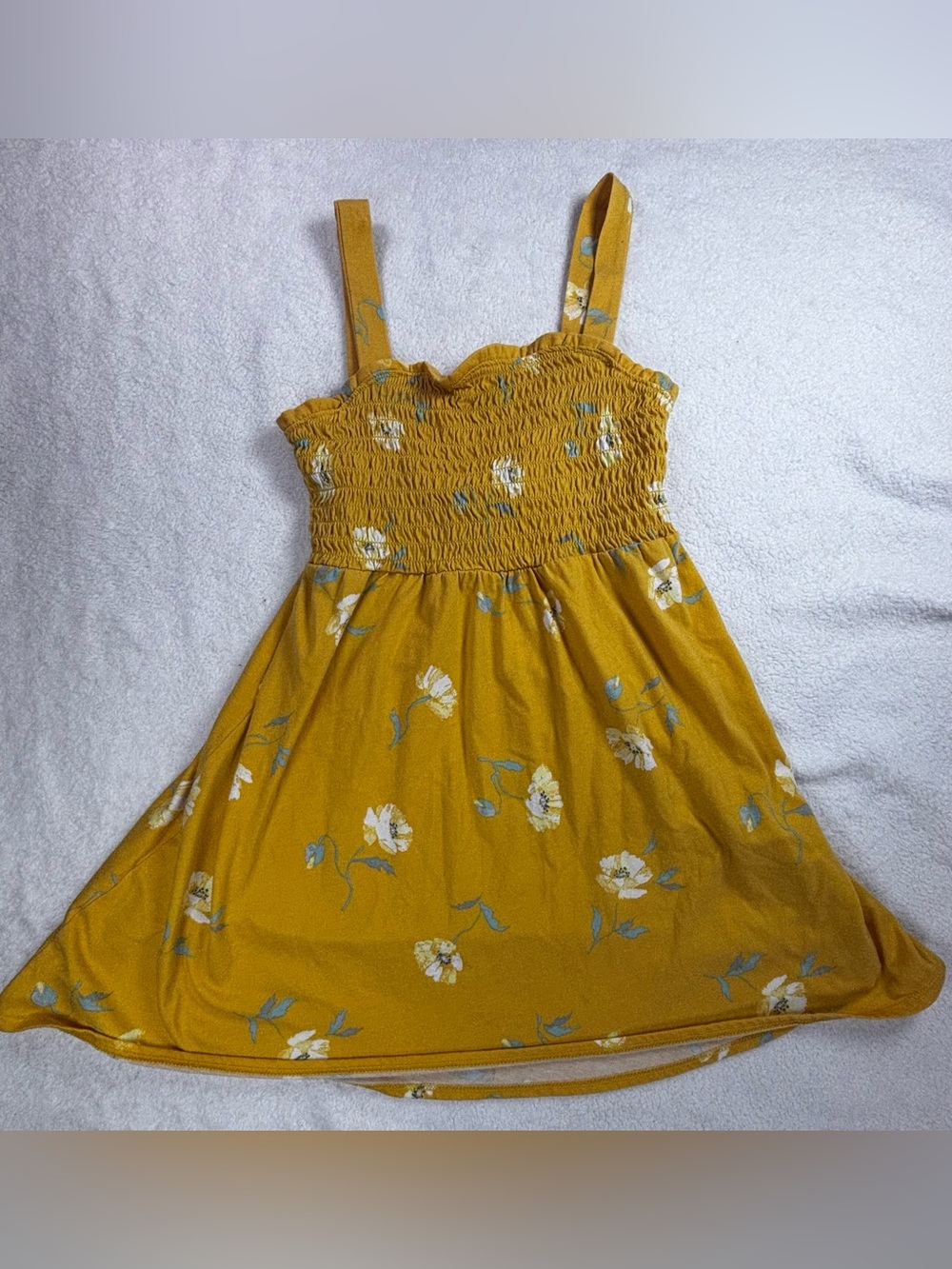 Girls OshKosh  floral dress 6/6X with smocked top and soft flare skirt